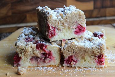 raspberry almond crumb cake