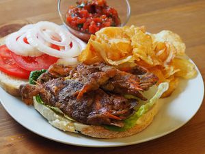 20140522-soft-shell-crab-sandwich-tomato-salsa.jpg