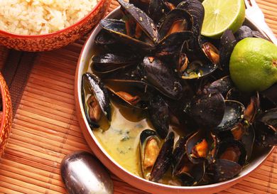 20141026-mussels-how-to-food-lab-thai2.jpg