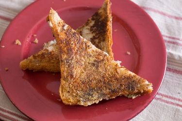 20150219-parmesan-crispy-grilled-cheese-1.jpg