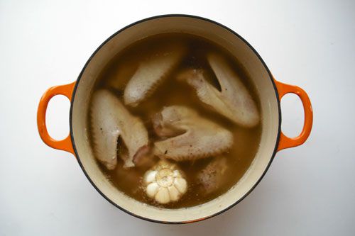 gizzards in broth in a large pot