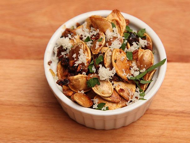 Pumpkin Seeds With Garlic and Parmesan