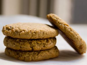 20130509-peanut-butter-oat-cookies.jpg