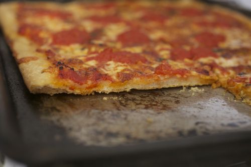 20110114-square-pie-pizza-02.jpg