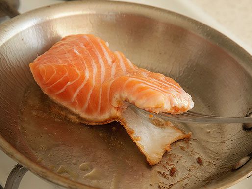20120617-salmon-how-to-pan-roast-05.jpg