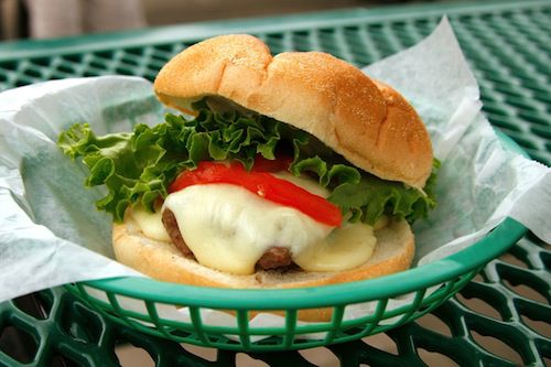 20110706-steamed-cheese-burger-14.jpg