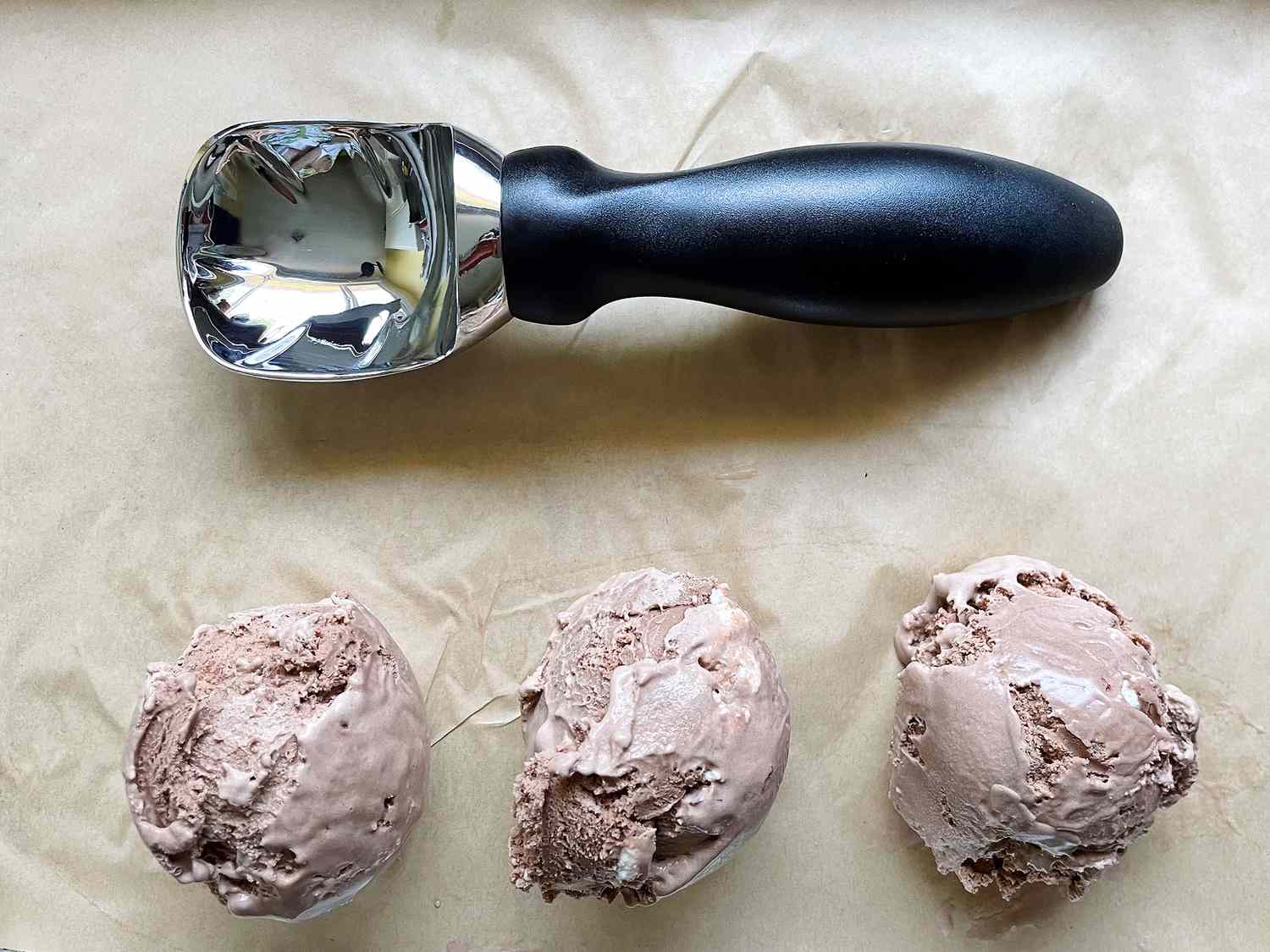 gorilla grip scoop with three scoops of rocky road