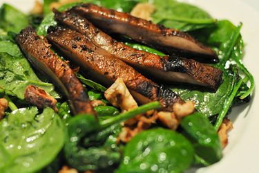 20100225-wilted-spinach-salad-large.jpg