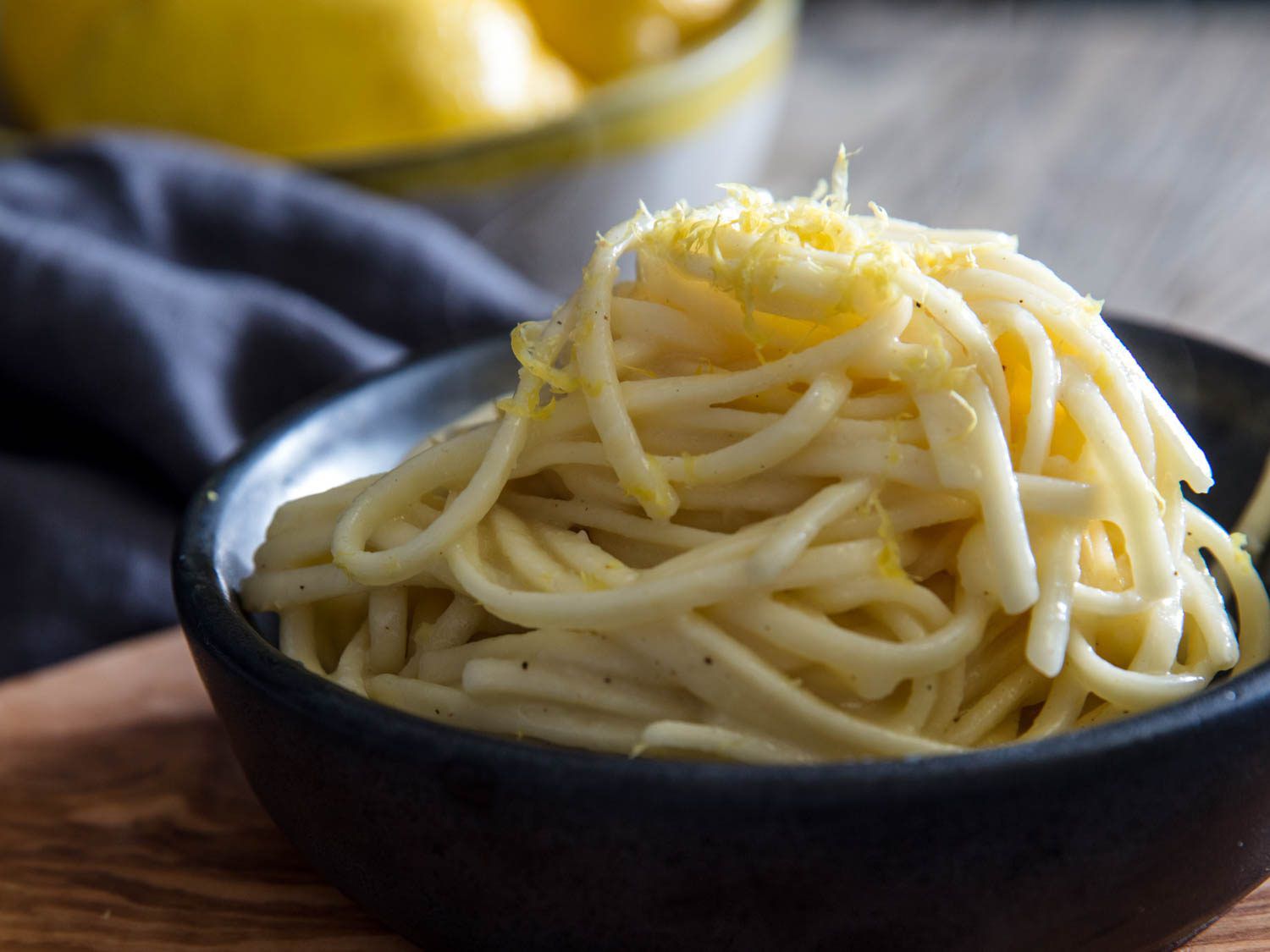 Close-up of pasta al limone in a bowl.