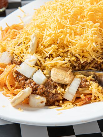 Side view of cincinnati chili