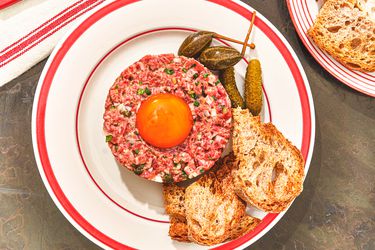 Overhead view of steak tartare 
