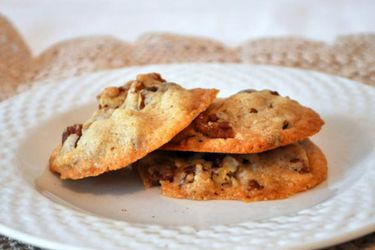 20120327-cookiemonster-pecansandies.JPG