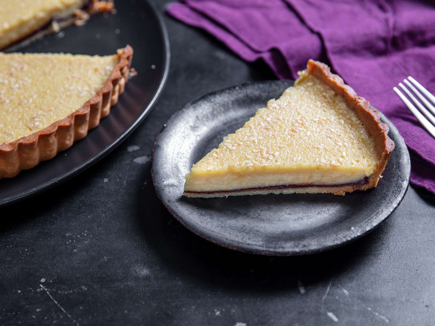 20201110-white-sesame-chocolate-ganache-tart-vicky-wasik-24