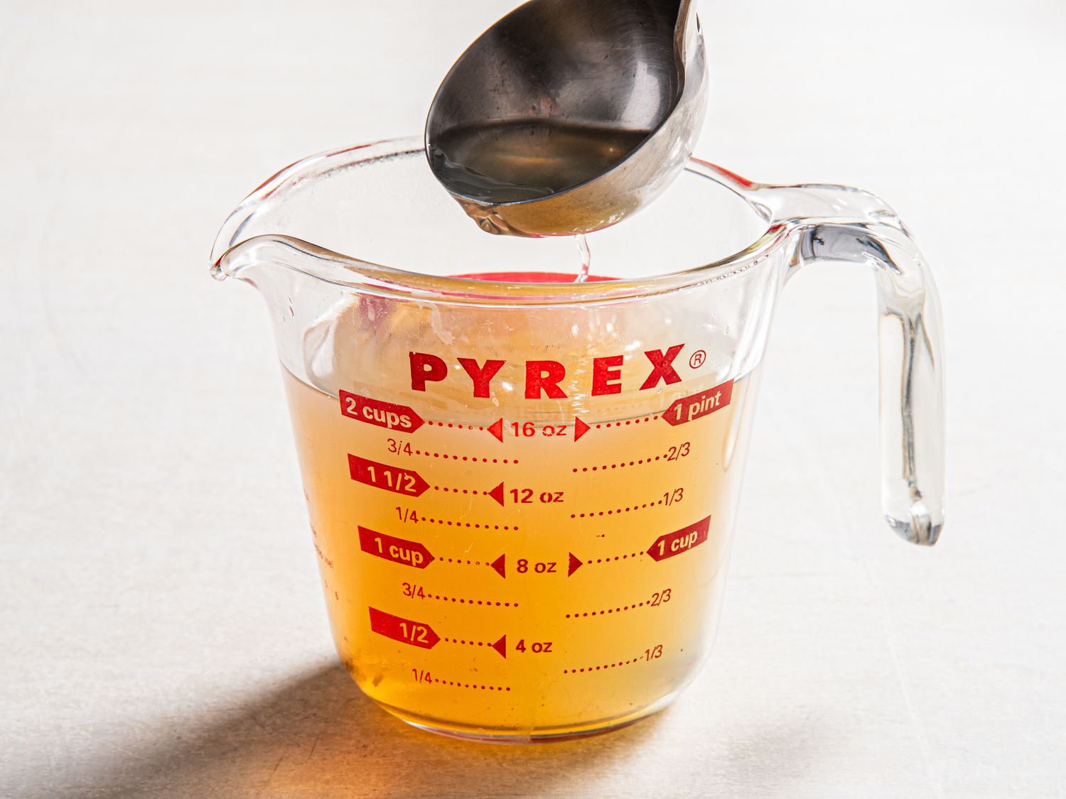 Side view of reserving clam liquid 