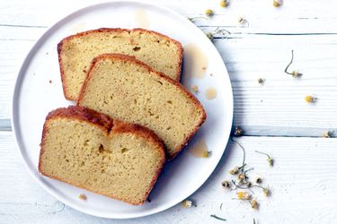 20130219-127677-Chamomile-Cake-PRIMARY.jpg